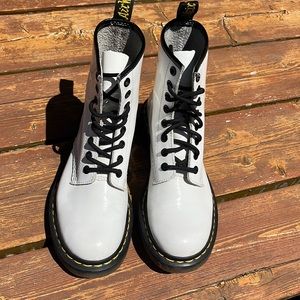 Dr martens. Docs. White combat boot. Size 6